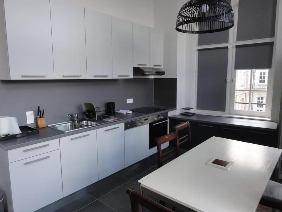 AGENCE MOMENT'APART Le Square Apartment in Lille