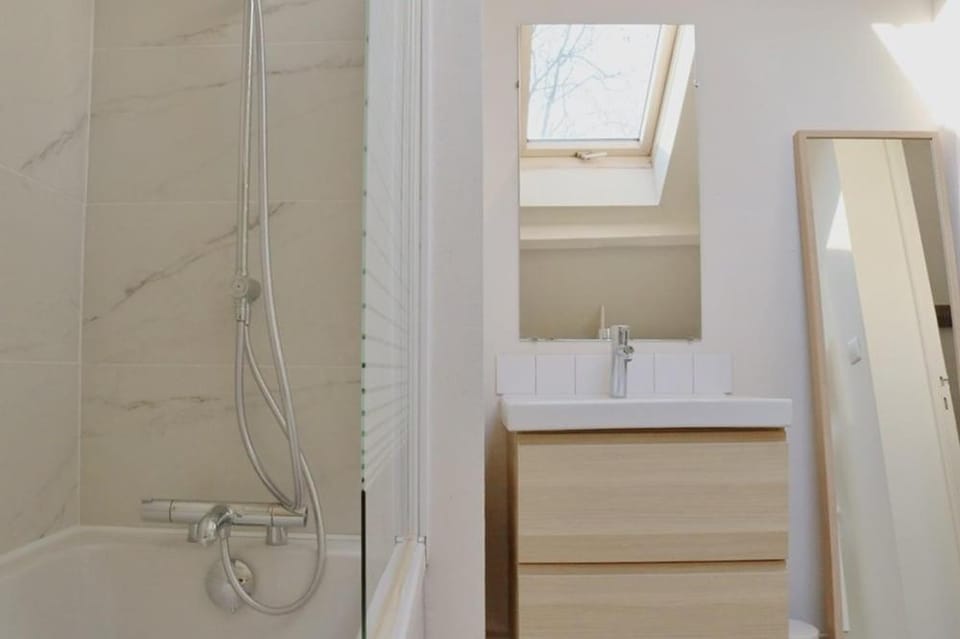 AGENCE MOMENT' APART Smart City Apartment in Lille