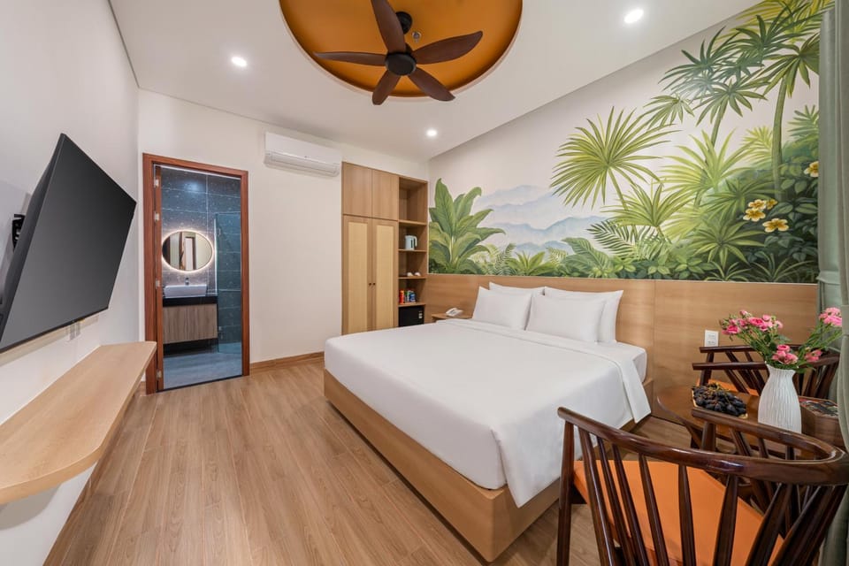 Bed, Bathroom, TV and multimedia, Photo of the whole room