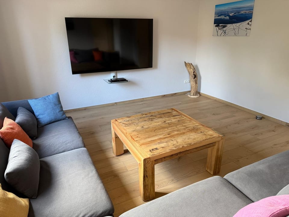 Living room, Photo of the whole room, Seating area