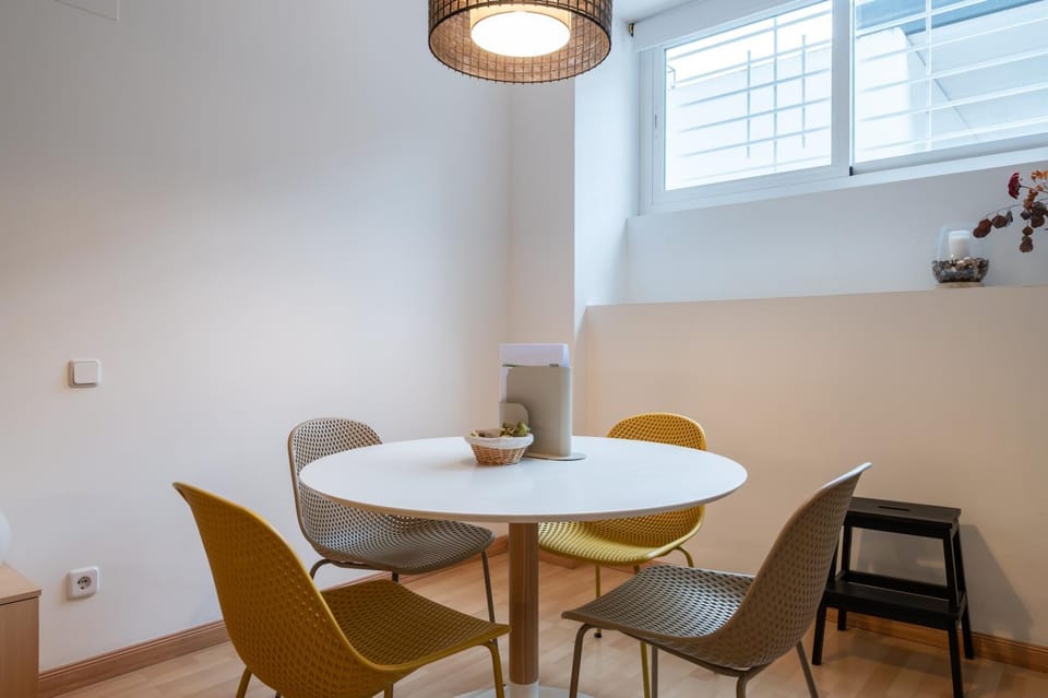 Seating area, Dining area