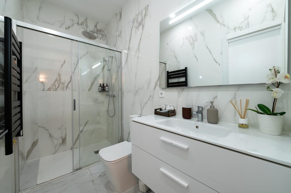 Shower, Toilet, Bathroom