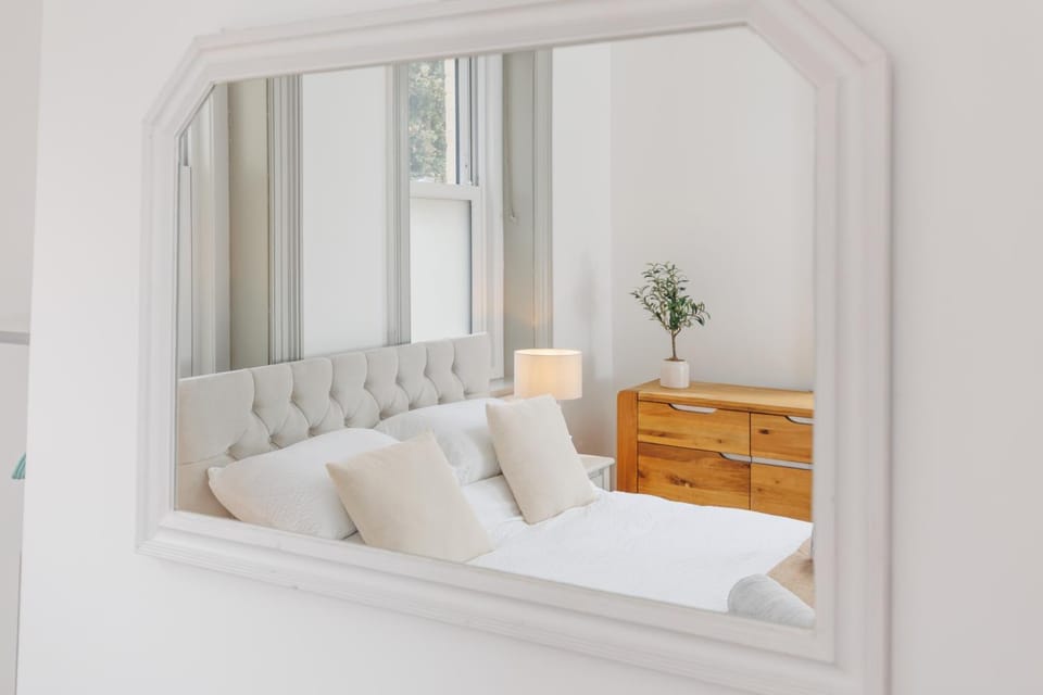 Stylish Southbourne Coastal Retreat Near Beach with Free Parking Apartment in Christchurch