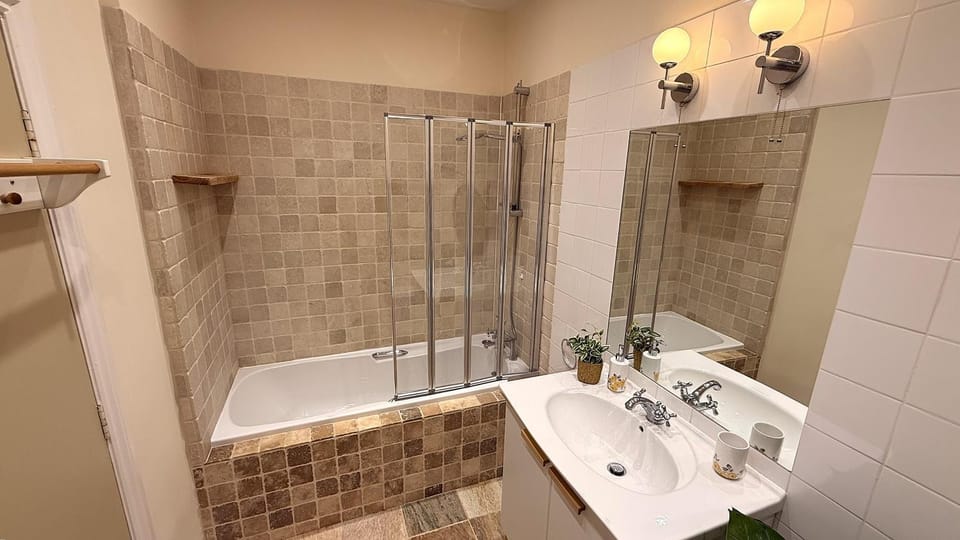 Bathroom, Bath