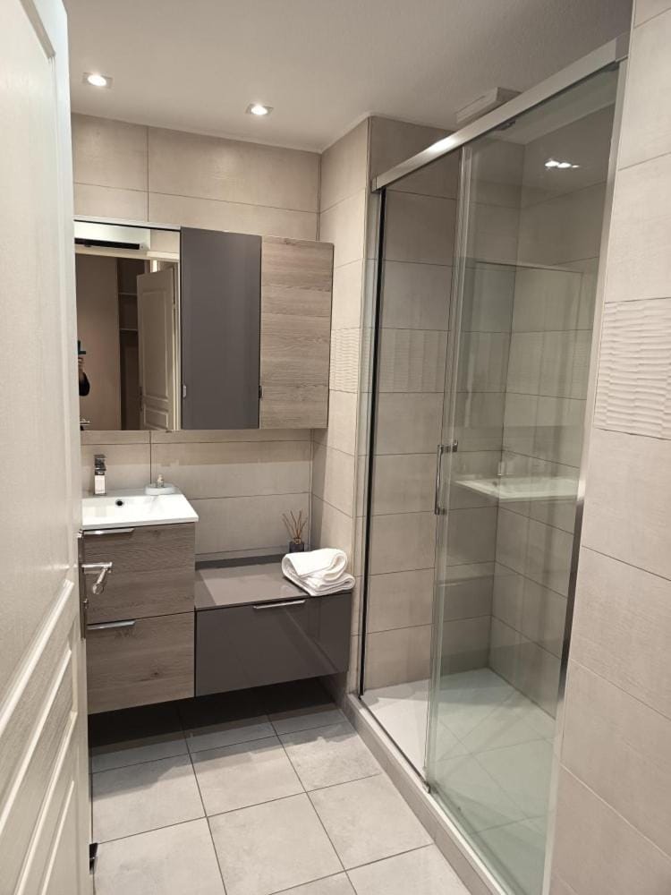 2 pièces St Laurent du Var Apartment in Nice