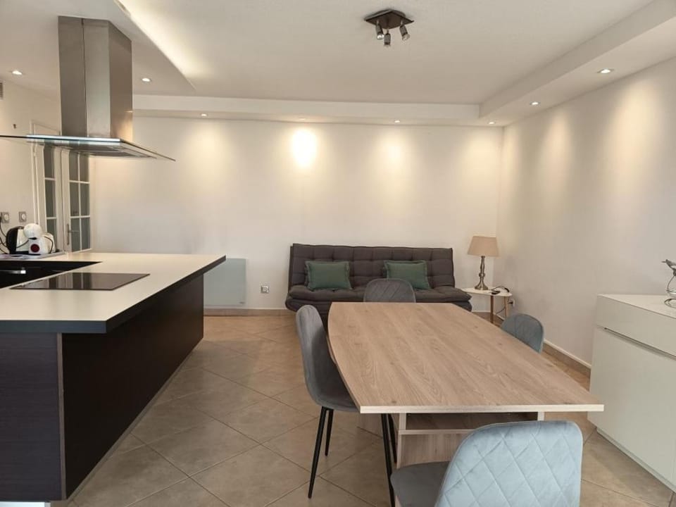 2 pièces St Laurent du Var Apartment in Nice