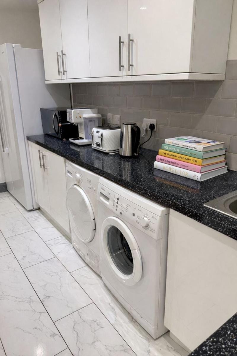 Coffee/tea facilities, kitchen