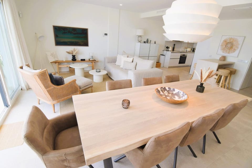 Living room, Dining area