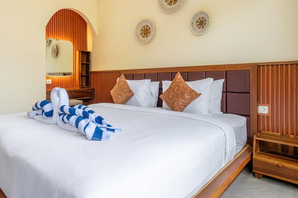 Photo of the whole room, Bedroom