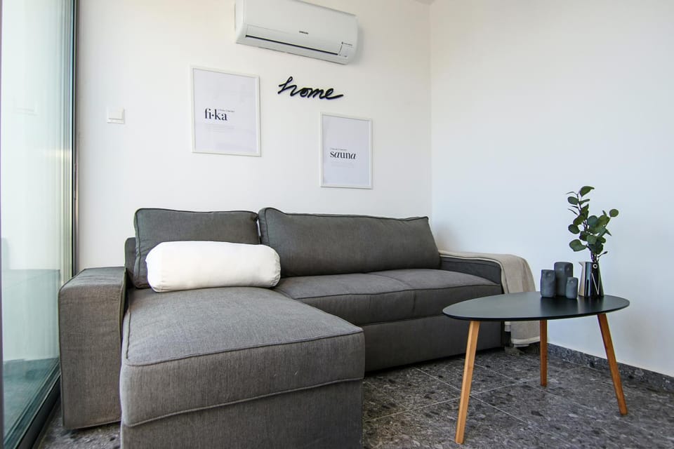 Living room, Seating area, air conditioner