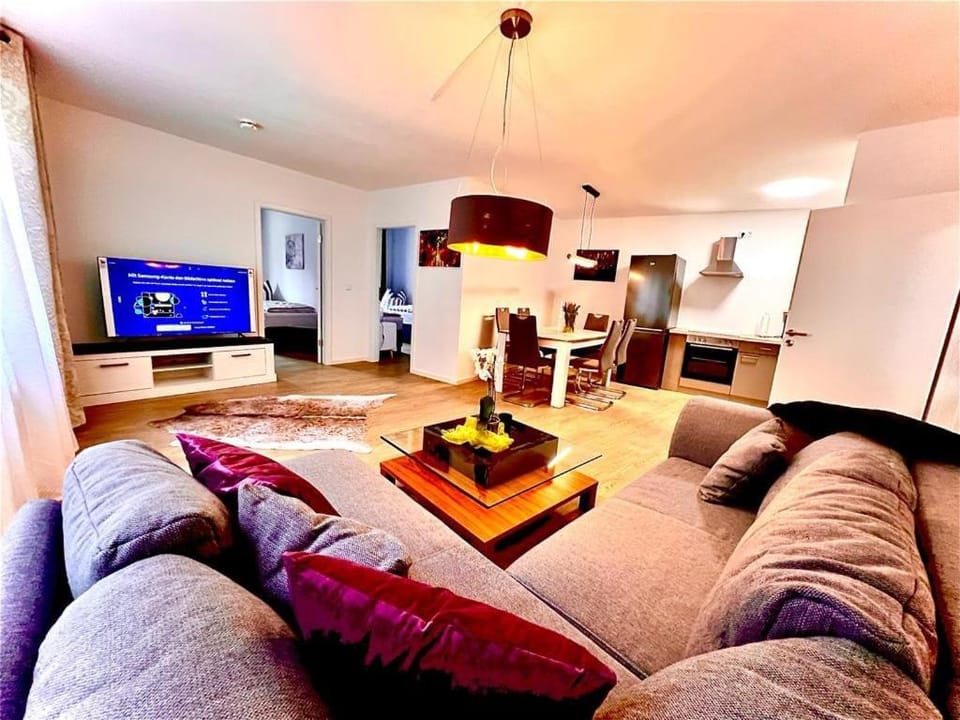 Shower, TV and multimedia, Living room, Seating area, Inner courtyard view, dishwasher, flat iron, hair dryier, internet, toaster, towels, washing machine, dryer