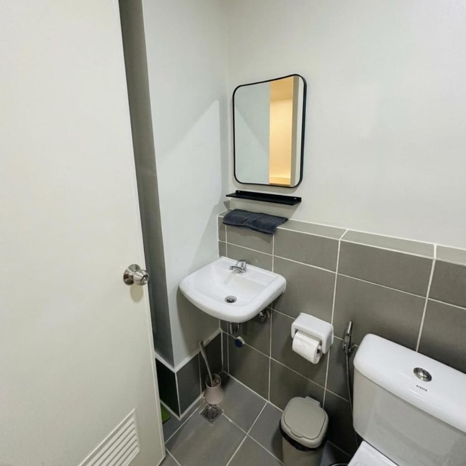 Toilet, Bathroom