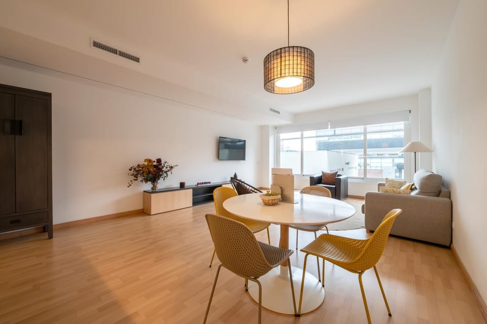 Seating area, Dining area