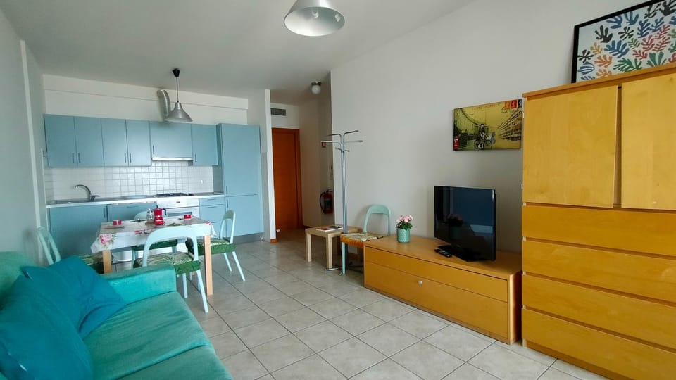 Trilocale DIRETTAMENTE SUL MARE CON DUE BAGNI cod 510 House in Porto Recanati
