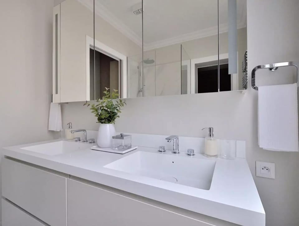 3BR Berri Champs Elysees Apartment in Paris