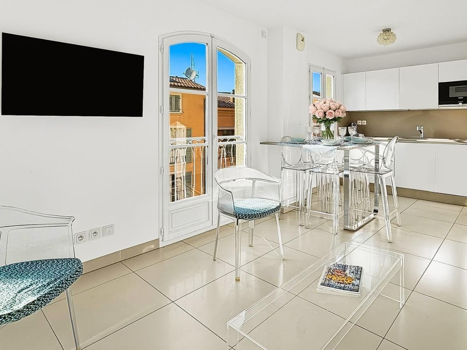 Lumineux & design avec parking, hypercentre Apartment in Saint-Tropez