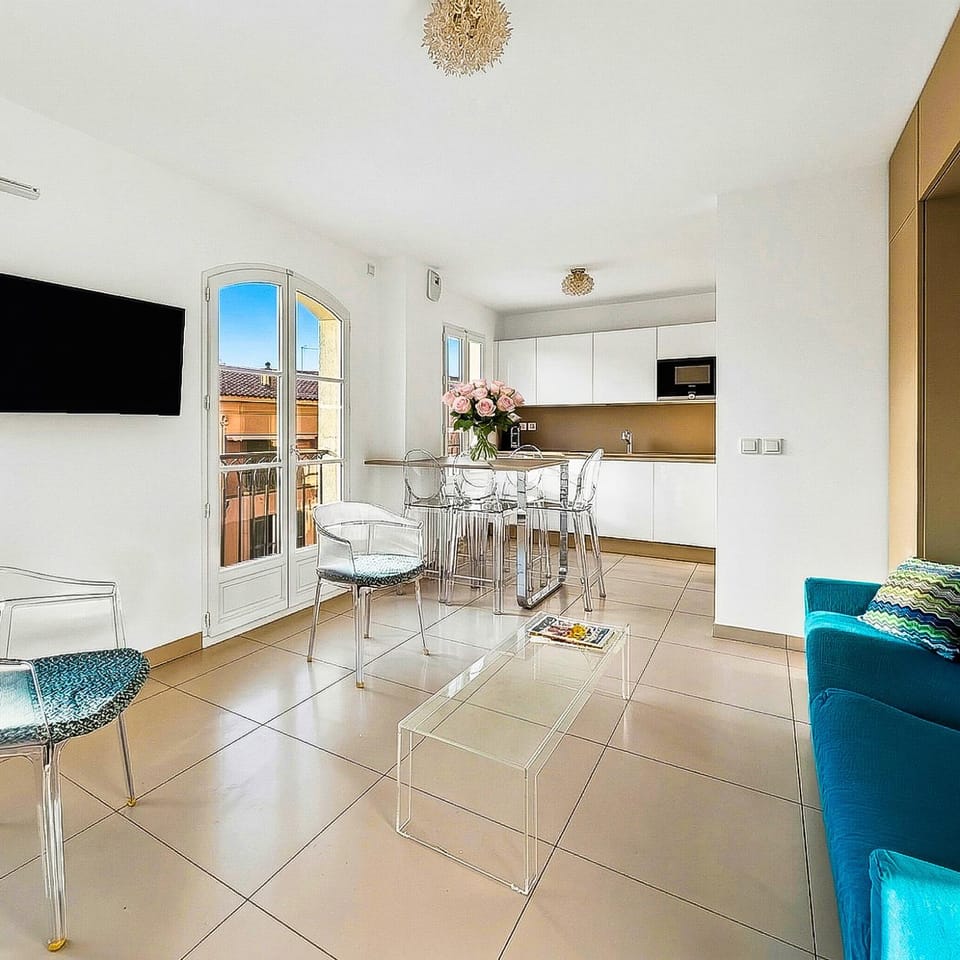 Lumineux & design avec parking, hypercentre Apartment in Saint-Tropez