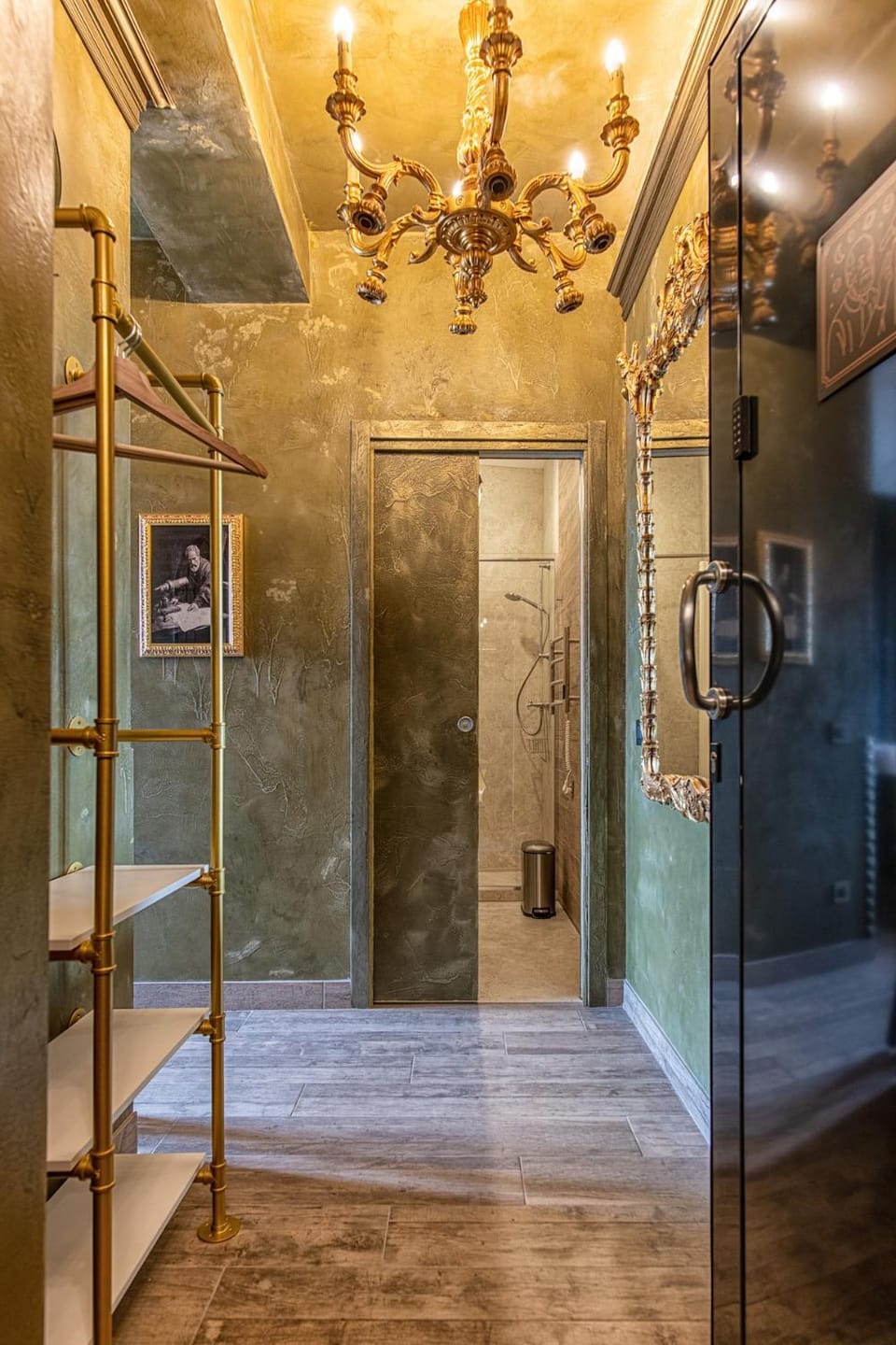 Galileo Balcony Suite by Central Station Apartment in Milan