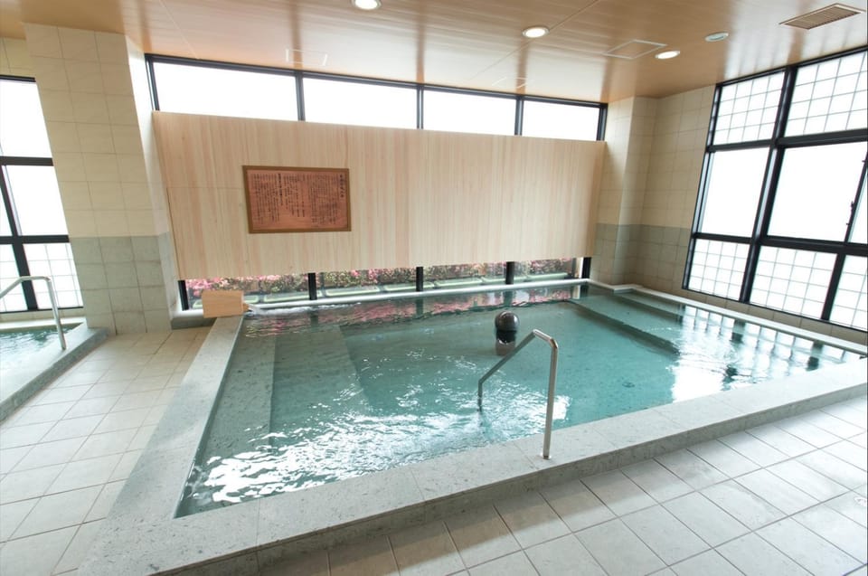 Hot Spring Bath, Spa and wellness centre/facilities