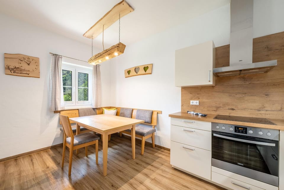 Kitchen or kitchenette, Dining area, dishwasher, oven, stove
