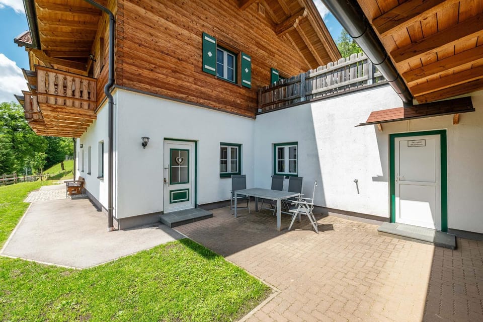 Property building, Patio, Day, Garden, Balcony/Terrace, Seating area, Garden view