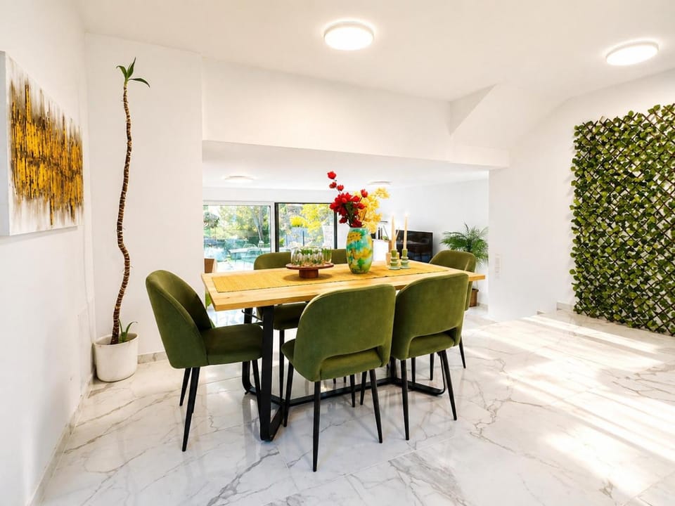 Decorative detail, Seating area, Dining area