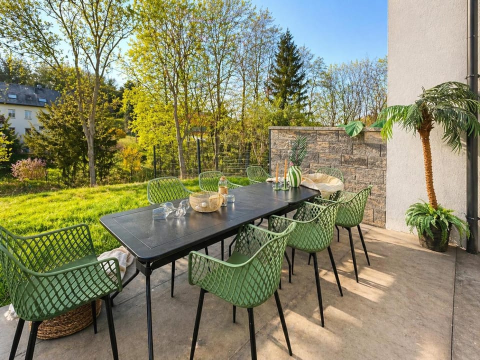 Patio, View (from property/room), Balcony/Terrace, Seating area, Dining area, Garden view