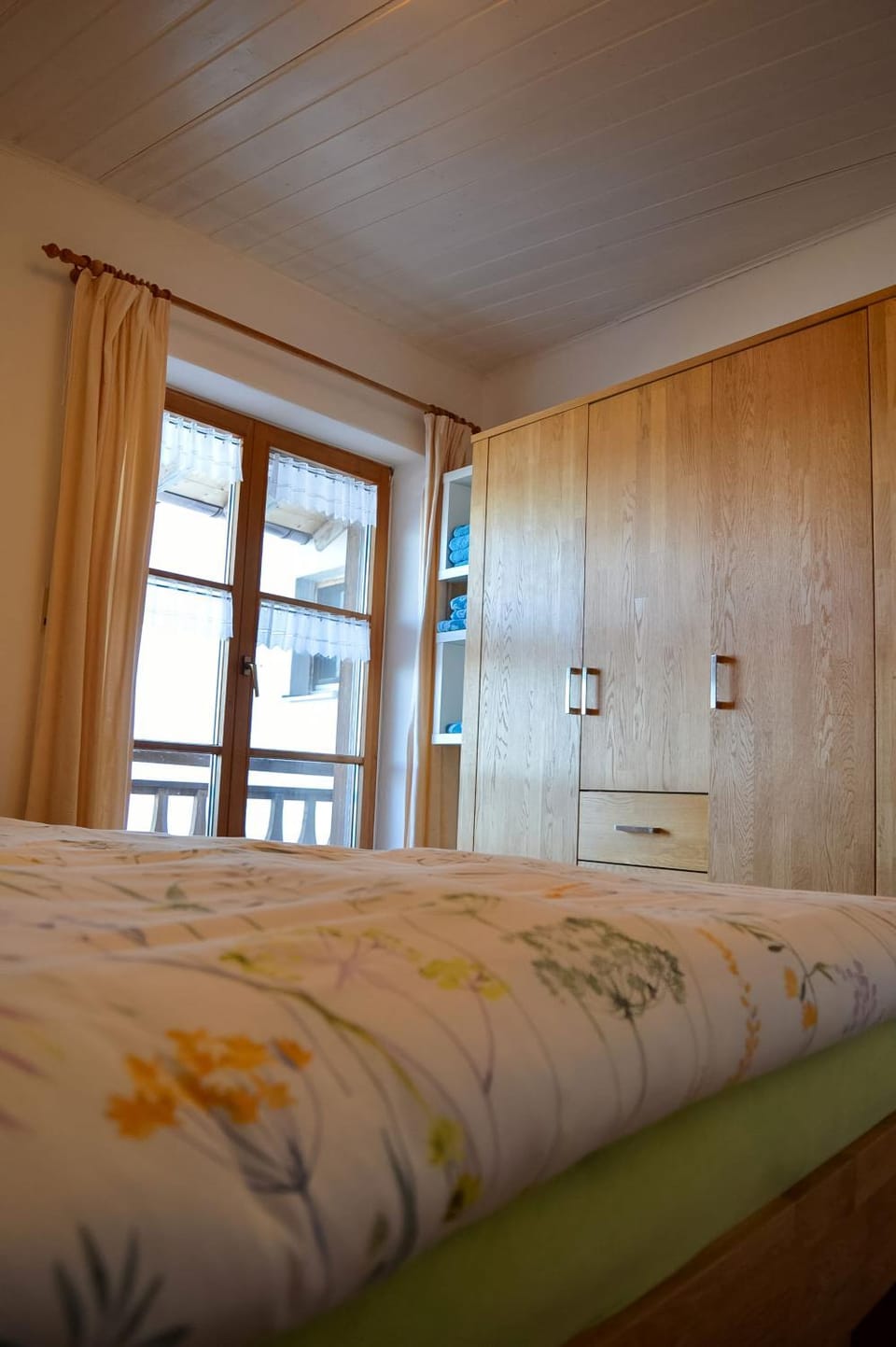 Bedroom, wardrobe