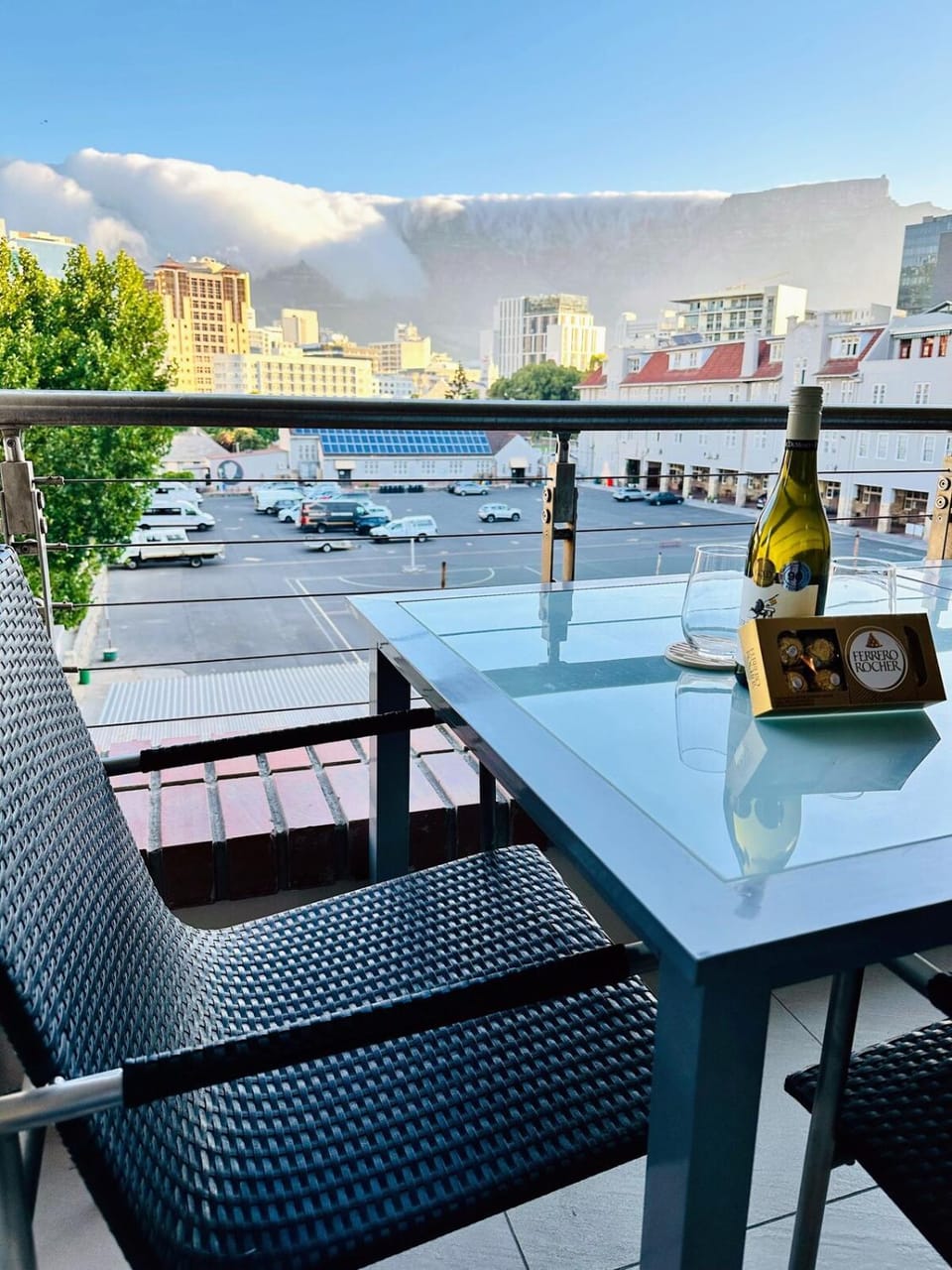 Natural landscape, View (from property/room), Balcony/Terrace, Seating area, City view