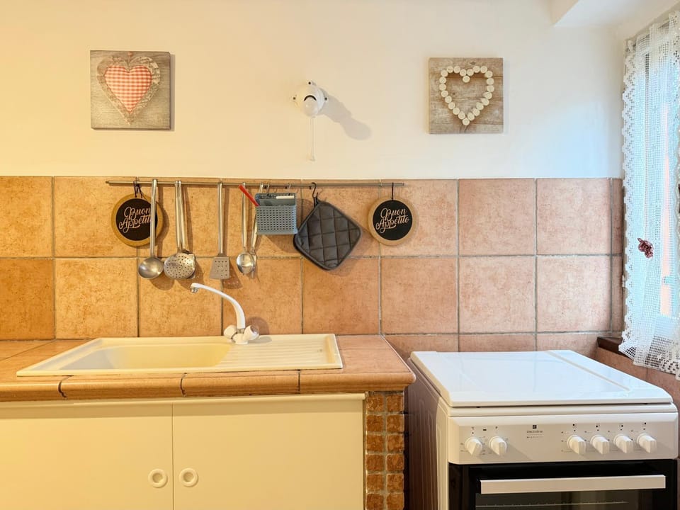 S360 - Sirolo, cielo terra con corte esterna Apartment in Sirolo