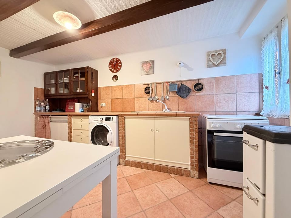 S360 - Sirolo, cielo terra con corte esterna Apartment in Sirolo