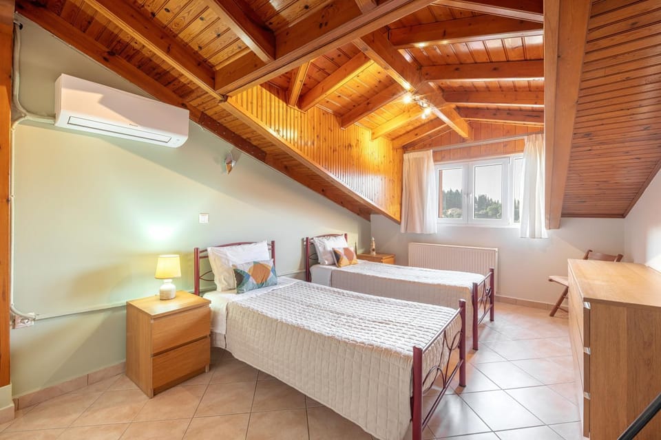 Bedroom, air conditioner