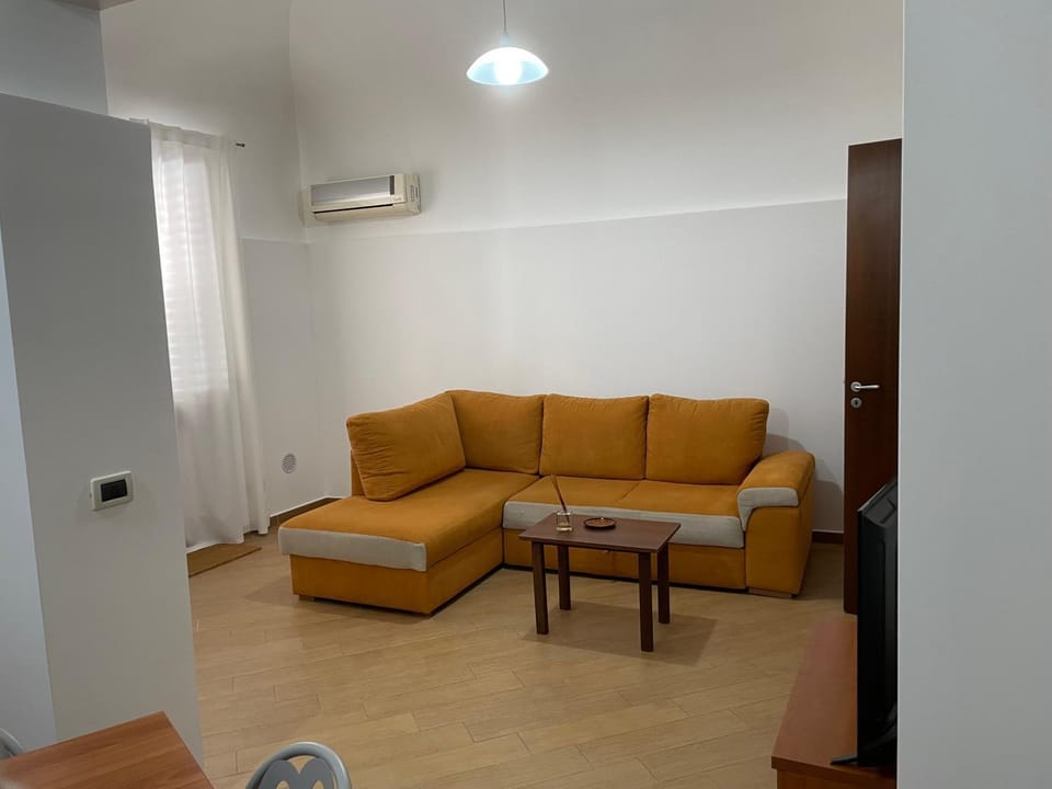 Living room, Seating area, air conditioner