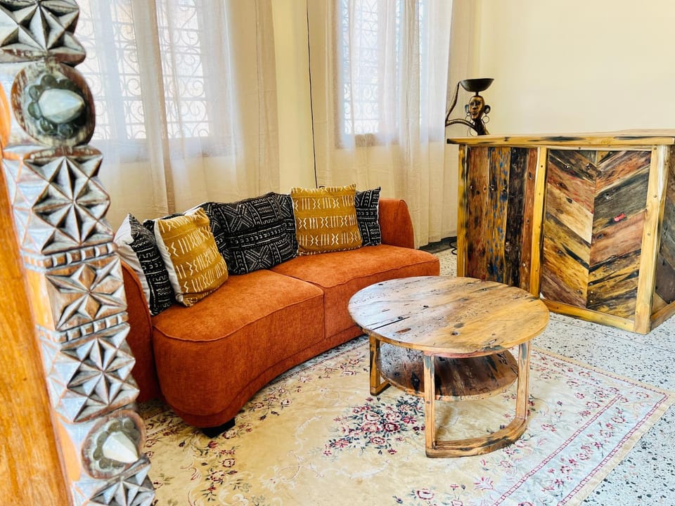 Communal lounge/ TV room, Lobby or reception, Seating area