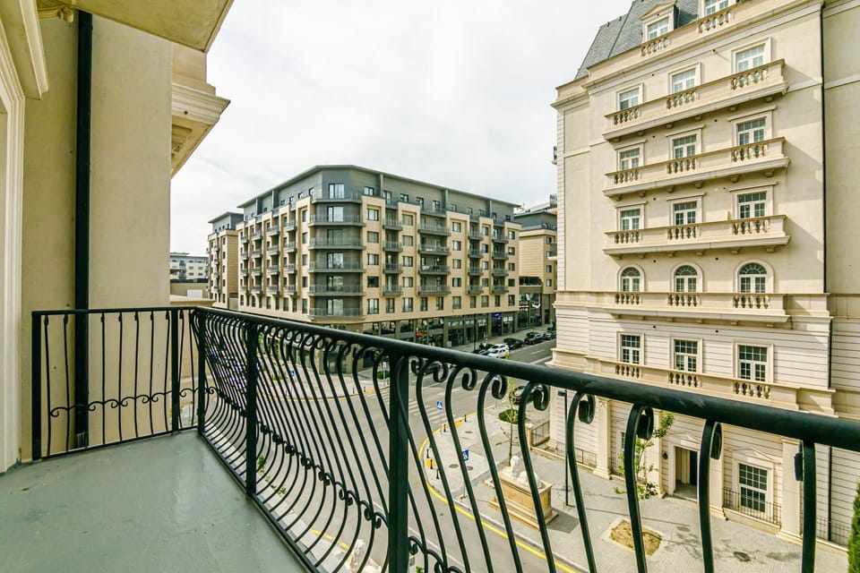 Baku Nizami Street 7 bedroom Apartment in Baku