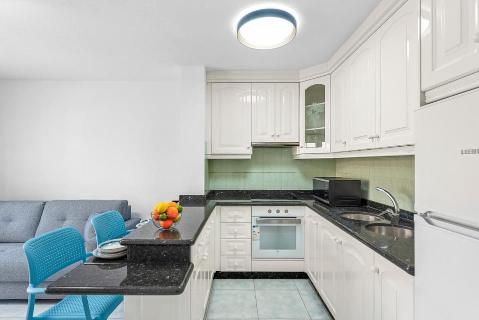 Kitchen or kitchenette, Dining area, microwave, oven, stove, kitchen