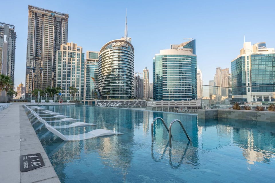 StayShort - Scenic Studio in Business Bay Sleeps 3 with Burj Views! Apartment in Dubai