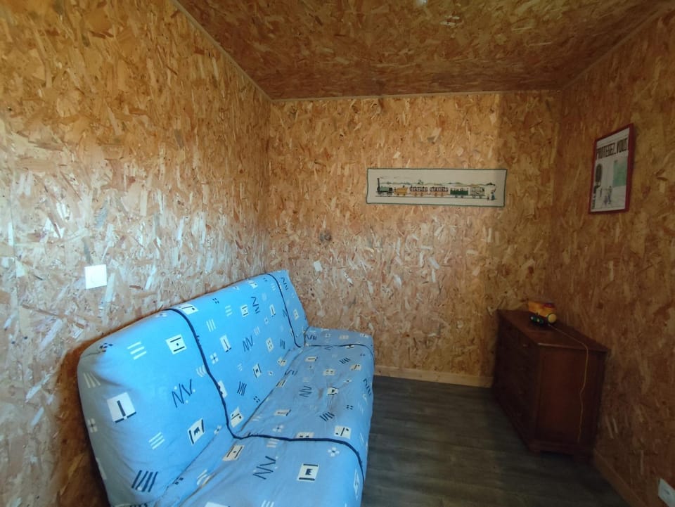 La Maison du Garde Barrière House in Auvergne-Rhône-Alpes