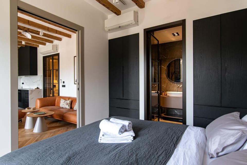 Bed, Bathroom, Bedroom, wardrobe