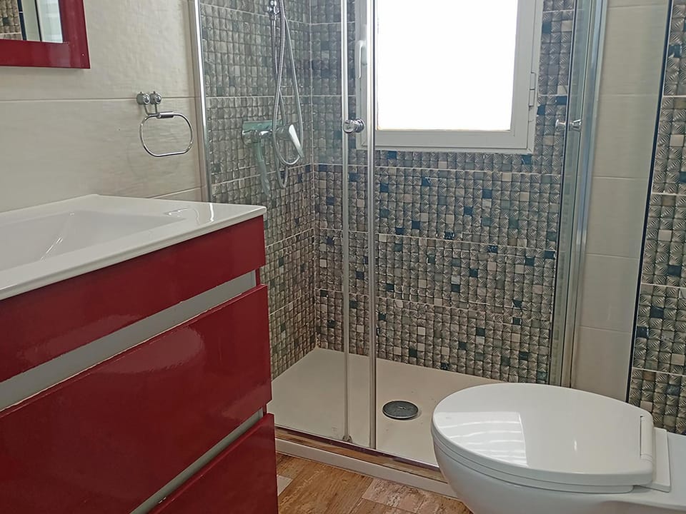 Shower, Spring, Bed, Activities, Winter, Summer, Bathroom, Balcony/Terrace, Hiking, Animals, Animals, Animals, Autumn, Pets, Pets, Pets, Sea view, Sports, Entertainment, children, children, children, young children, young children, young children, older children, older children, older children, group of guests, group of guests, group of guests, cot, Family, Family, Family, heating, heating, pet friendly, pet friendly, elevator, air conditioner