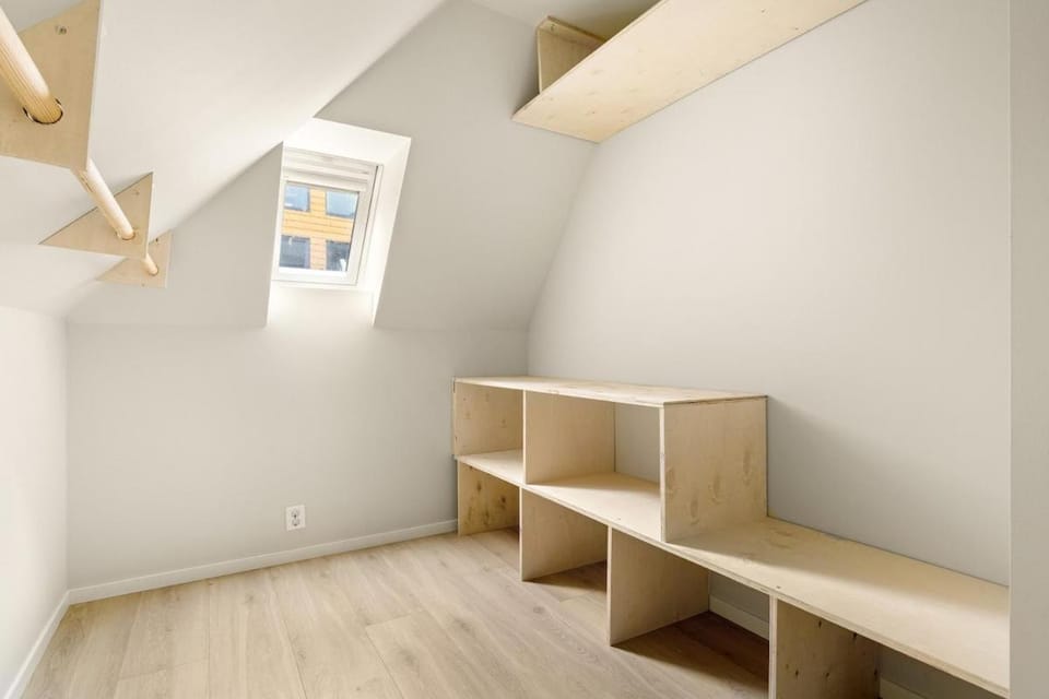 Modern 2-story apartment with 4 bedrooms Apartment in Bergen