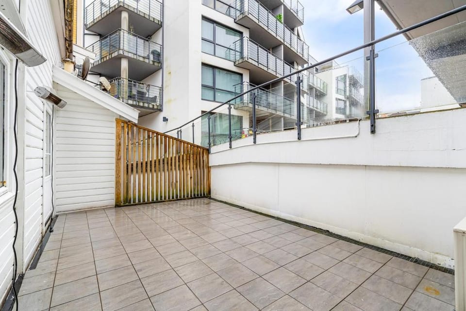 Modern 2-story apartment with 4 bedrooms Apartment in Bergen