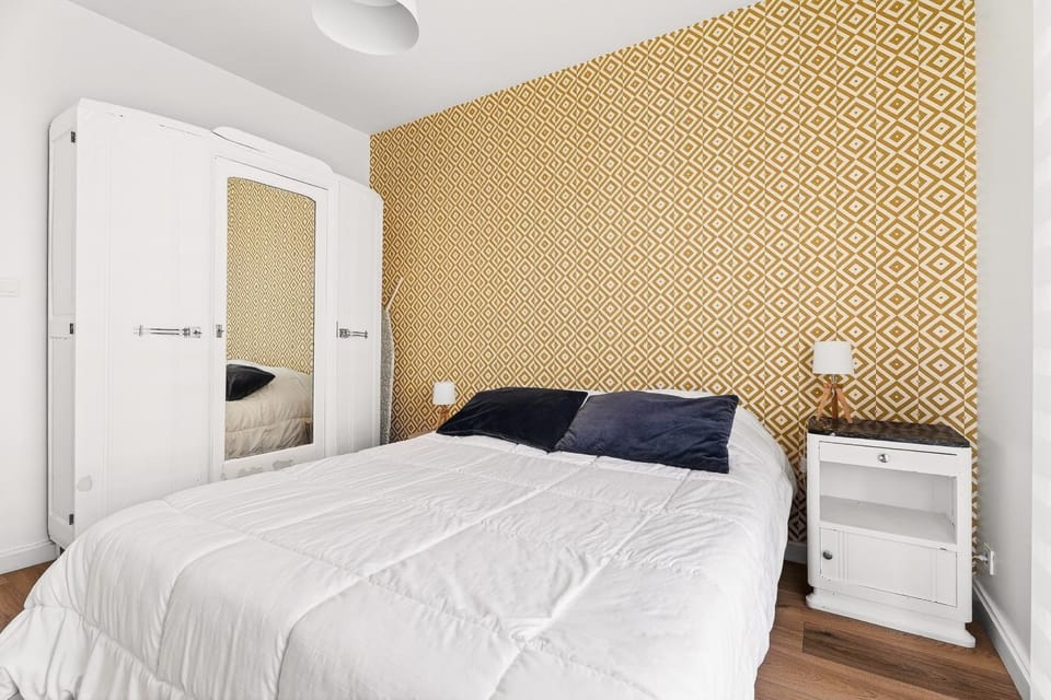 Bed, Bedroom