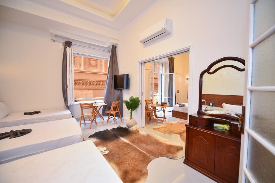 Bed, Kitchen or kitchenette, Living room, Photo of the whole room, Seating area, Dining area, Bedroom
