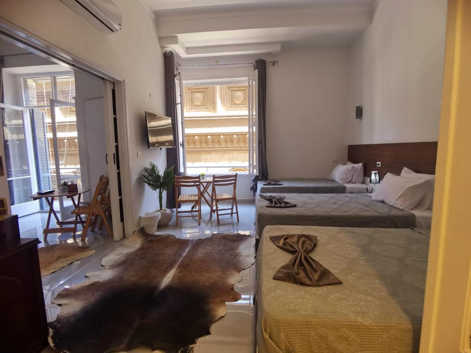 Bed, Living room, Photo of the whole room, Seating area, Dining area, Bedroom, air conditioner