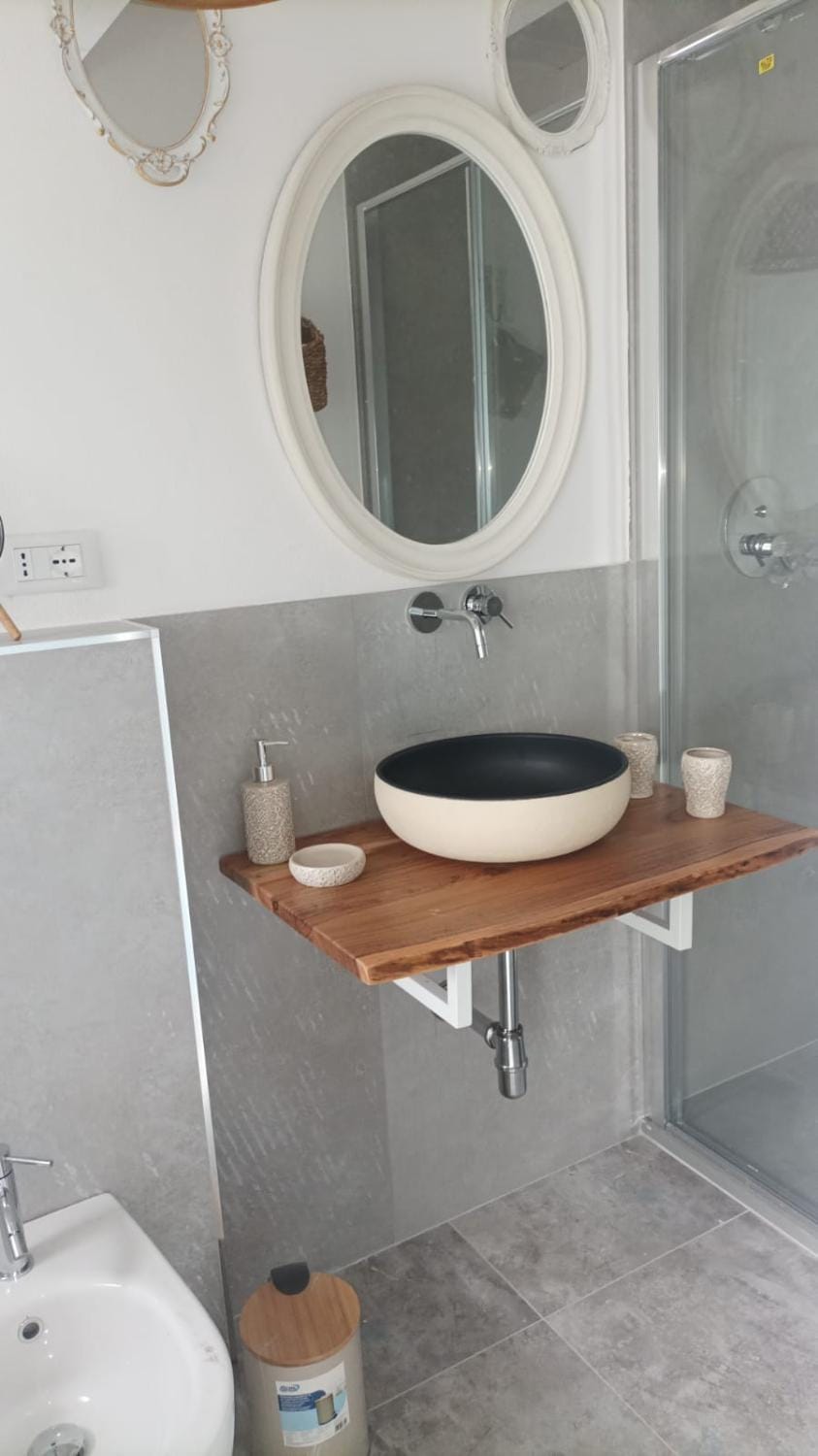 La porta dell'eden sopra Bed and Breakfast in Spotorno