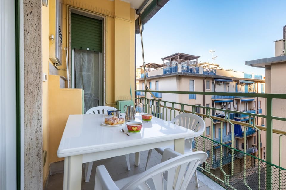 Hostdomus - Borealis Suite Apartment in Finale Ligure