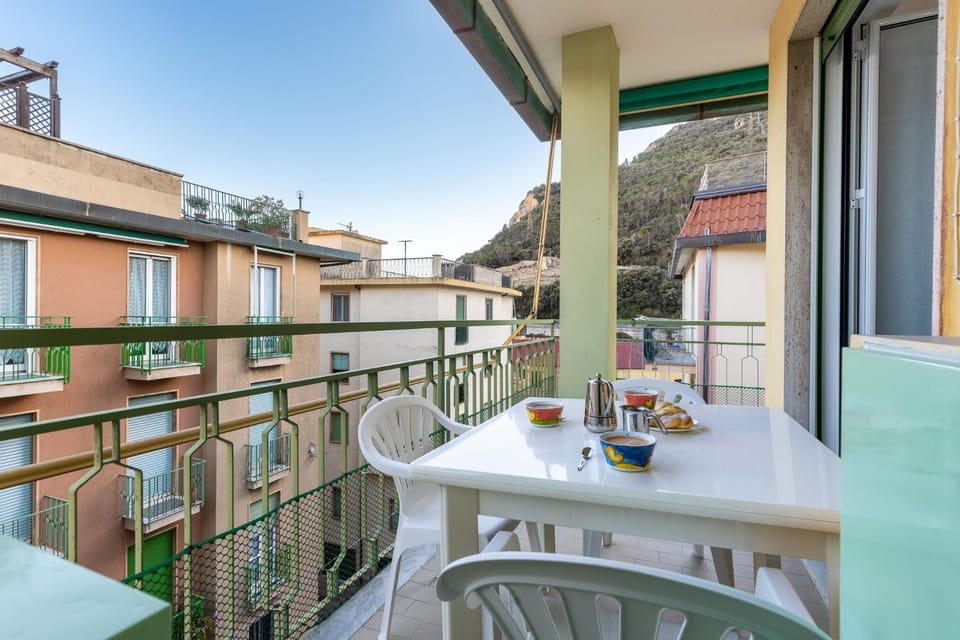 Hostdomus - Borealis Suite Apartment in Finale Ligure