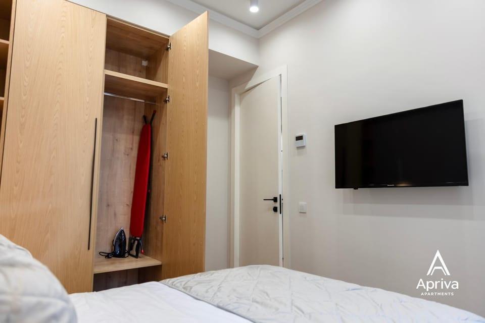 Bed, TV and multimedia, Bedroom, flat iron, wardrobe