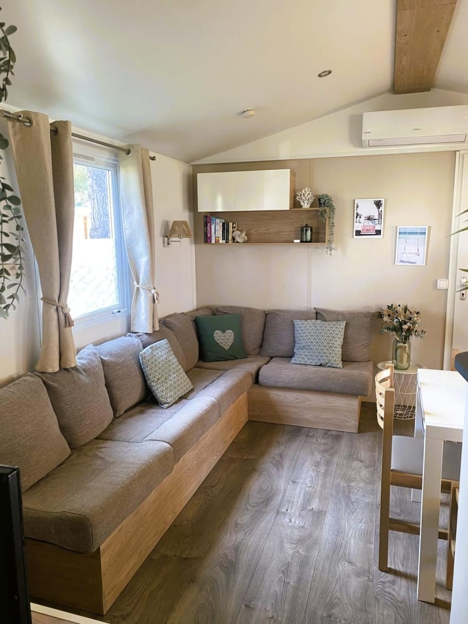 Mobil-Home Prestige 3 Chambres Camping Mar Estang 4 Bord de Mer Cli House in Canet-en-Roussillon